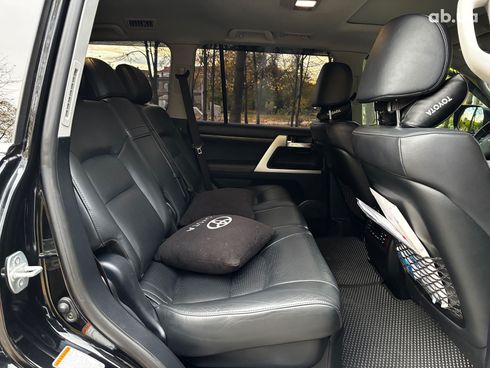Toyota Land Cruiser 2018 черный - фото 18