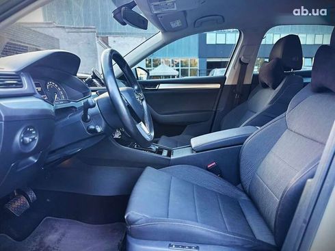 Skoda Superb 2019 - фото 25
