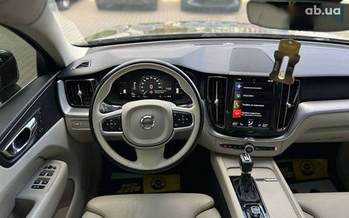 Volvo XC60 2018 - фото 12