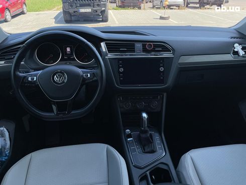 Volkswagen Tiguan 2019 красный - фото 26