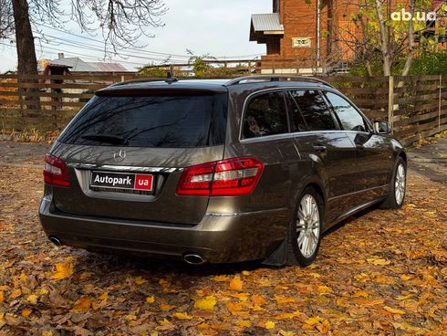 Mercedes-Benz E-Класс 2011 серый - фото 21