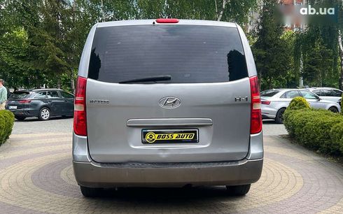 Hyundai H-1 2012 - фото 6