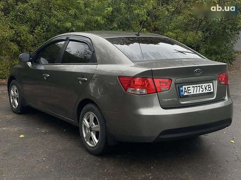 Kia Cerato 2011 - фото 10