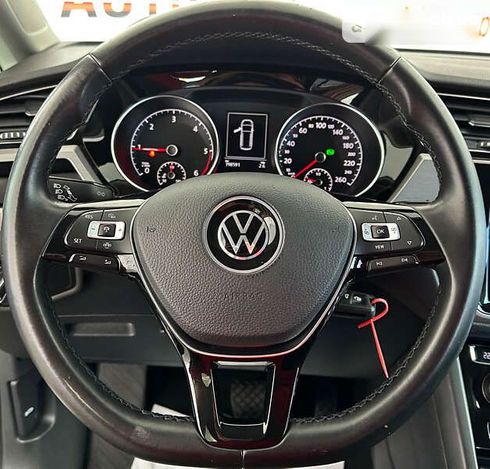 Volkswagen Touran 2020 - фото 18