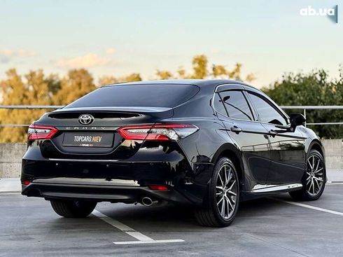 Toyota Camry 2021 - фото 7