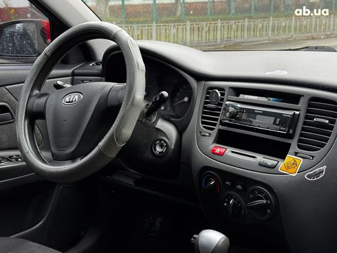 Kia Rio 2008 красный - фото 37