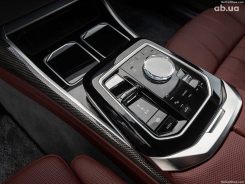 BMW 7 серия 2023 - фото 11