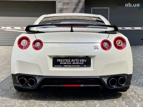 Nissan GT-R 2013 - фото 28