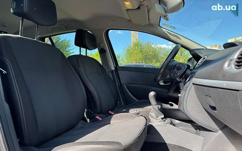 Renault Clio 2010 - фото 9