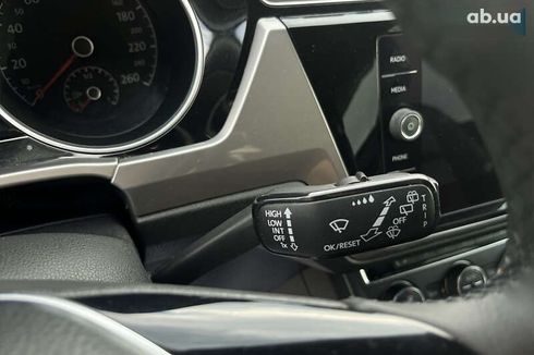 Volkswagen Touran 2019 - фото 21