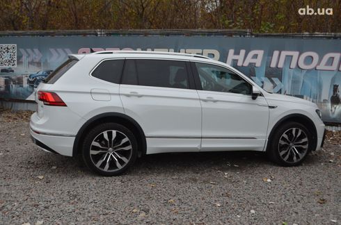 Volkswagen Tiguan 2018 белый - фото 4