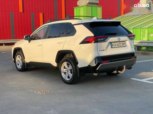 Toyota RAV4 2020 - фото 8