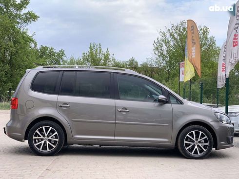 Volkswagen Touran 2011 - фото 22