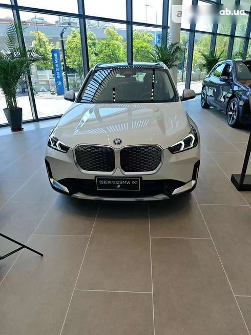 BMW iX1 2024 - фото 9