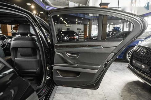 BMW 5 серия 2015 - фото 18