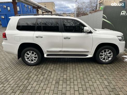 Toyota Land Cruiser 2019 - фото 30