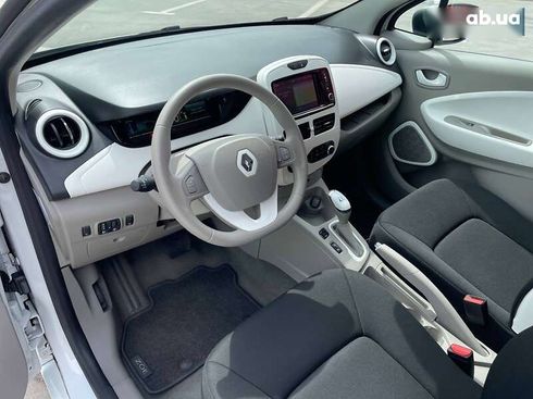 Renault Zoe 2017 - фото 17