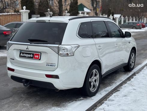 Mitsubishi Outlander 2014 белый - фото 37