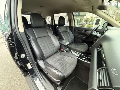 Mitsubishi Outlander 2019 - фото 13