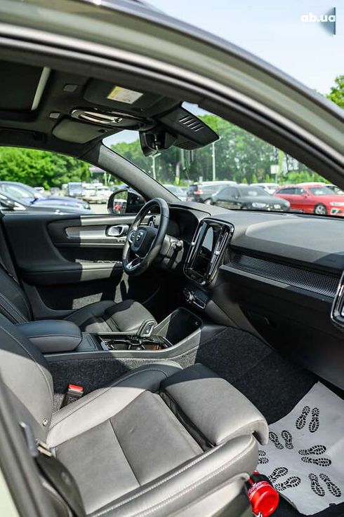 Volvo XC40 2021 - фото 20