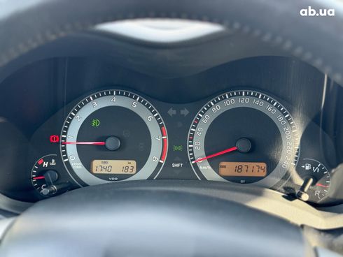 Toyota Auris 2010 черный - фото 26