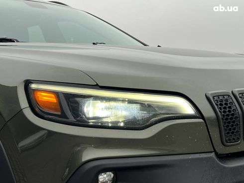Jeep Cherokee 2018 зеленый - фото 26