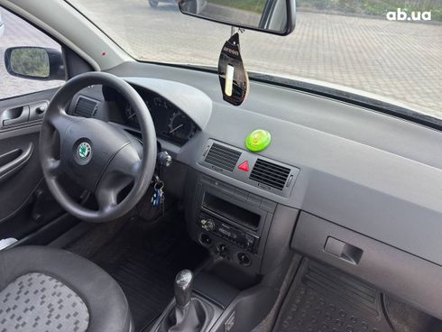 Skoda Fabia 2006 белый - фото 10