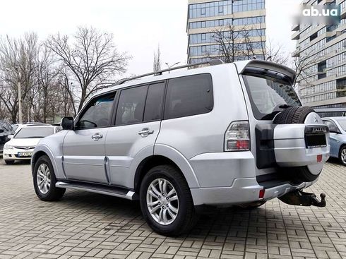 Mitsubishi Pajero Wagon 2014 - фото 9