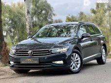 Продаж вживаних Volkswagen Passat 2020 року в Києві - купити на Автобазарі