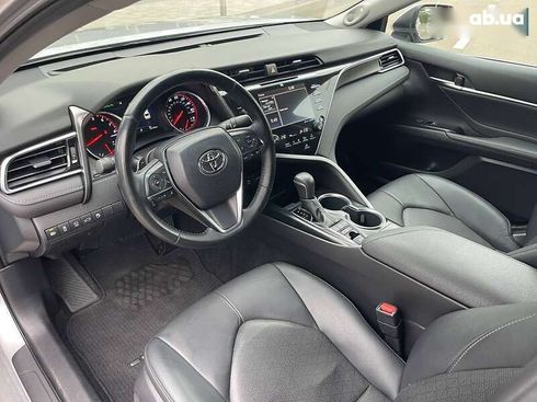 Toyota Camry 2018 - фото 17