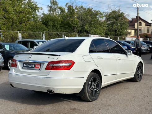 Mercedes-Benz E-Класс 2011 белый - фото 7