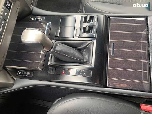 Lexus GX 2021 - фото 18