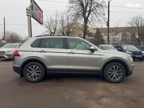 Volkswagen Tiguan 2016 серый - фото 11