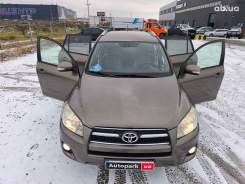 Toyota RAV4 2009 коричневый - фото 14