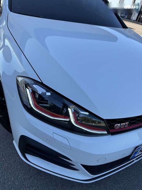 Volkswagen Golf GTI 2020 - фото 6