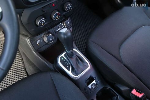 Jeep Renegade 2018 - фото 22