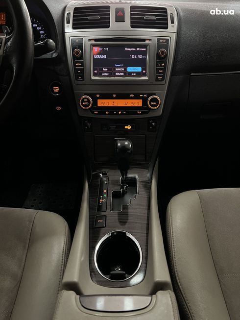Toyota Avensis 2012 черный - фото 9