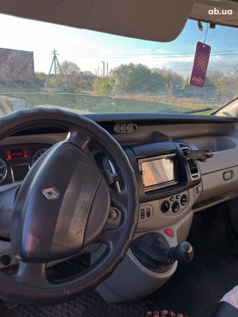 Renault Trafic 2007 белый - фото 9