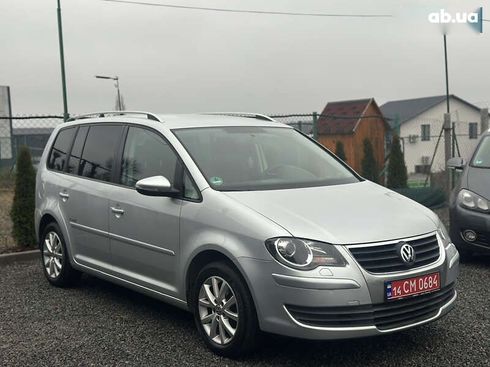 Volkswagen Touran 2010 - фото 9