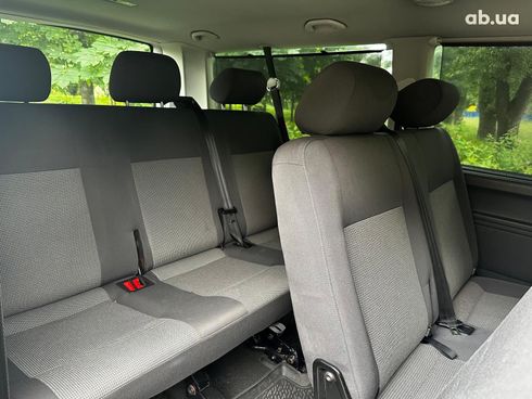 Volkswagen Caravelle 2015 серый - фото 16