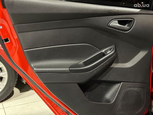 Ford Focus 2015 красный - фото 12
