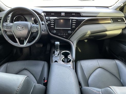 Toyota Camry 2020 коричневый - фото 5