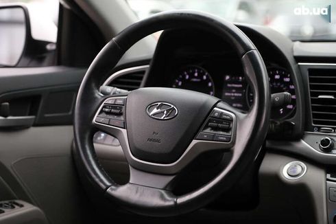 Hyundai Elantra 2016 - фото 13