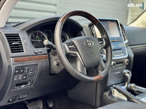 Toyota Land Cruiser 2018 - фото 22