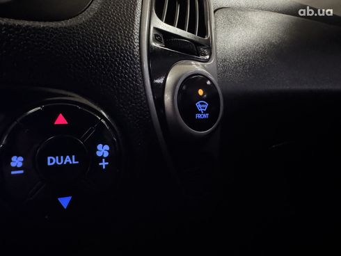 Hyundai ix35 2011 коричневый - фото 2