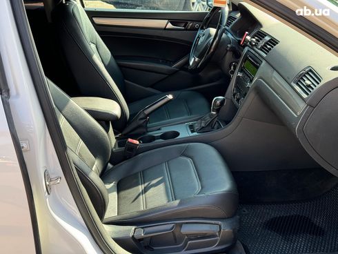 Volkswagen Passat 2015 белый - фото 27