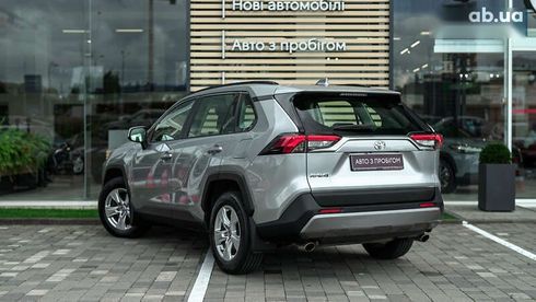 Toyota RAV4 2020 - фото 2