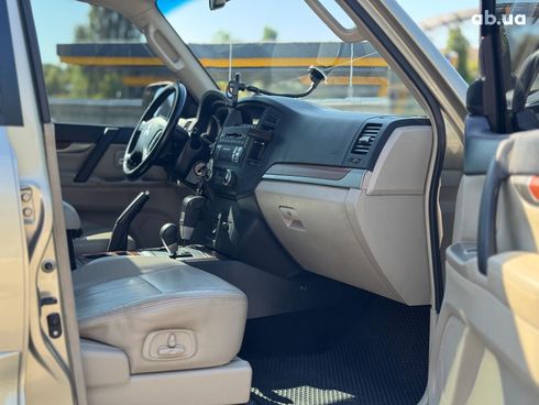Mitsubishi Pajero Wagon 2008 бежевый - фото 42