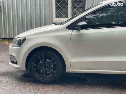 Volkswagen Polo 2015 белый - фото 11
