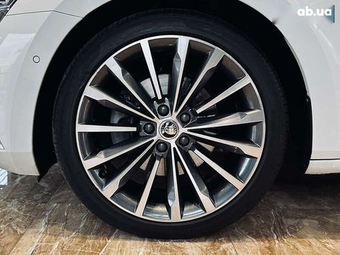 Skoda Superb 2021 - фото 16